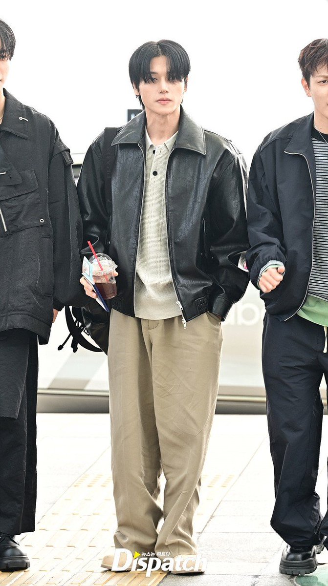 ri 🐈‍⬛ tweet media