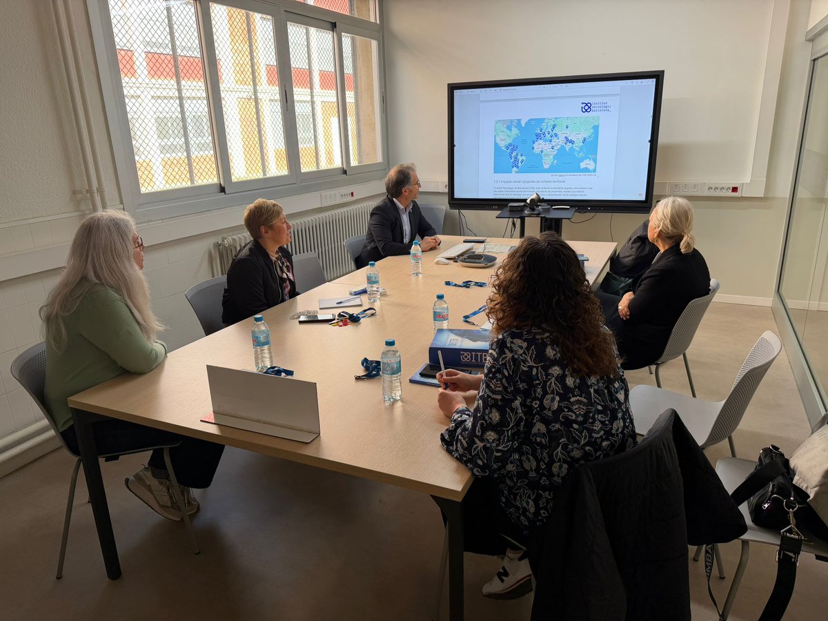 sepiegob's tweet image. 👤 Una delegación de #NationalVETTeam Spain visita el 🏛️ @iTecBcn.

Un gran centro de excelencia que impulsa con fuerza la transformación digital💻 a través de numerosos proyectos #ErasmusPlus en los que participa activamente.
