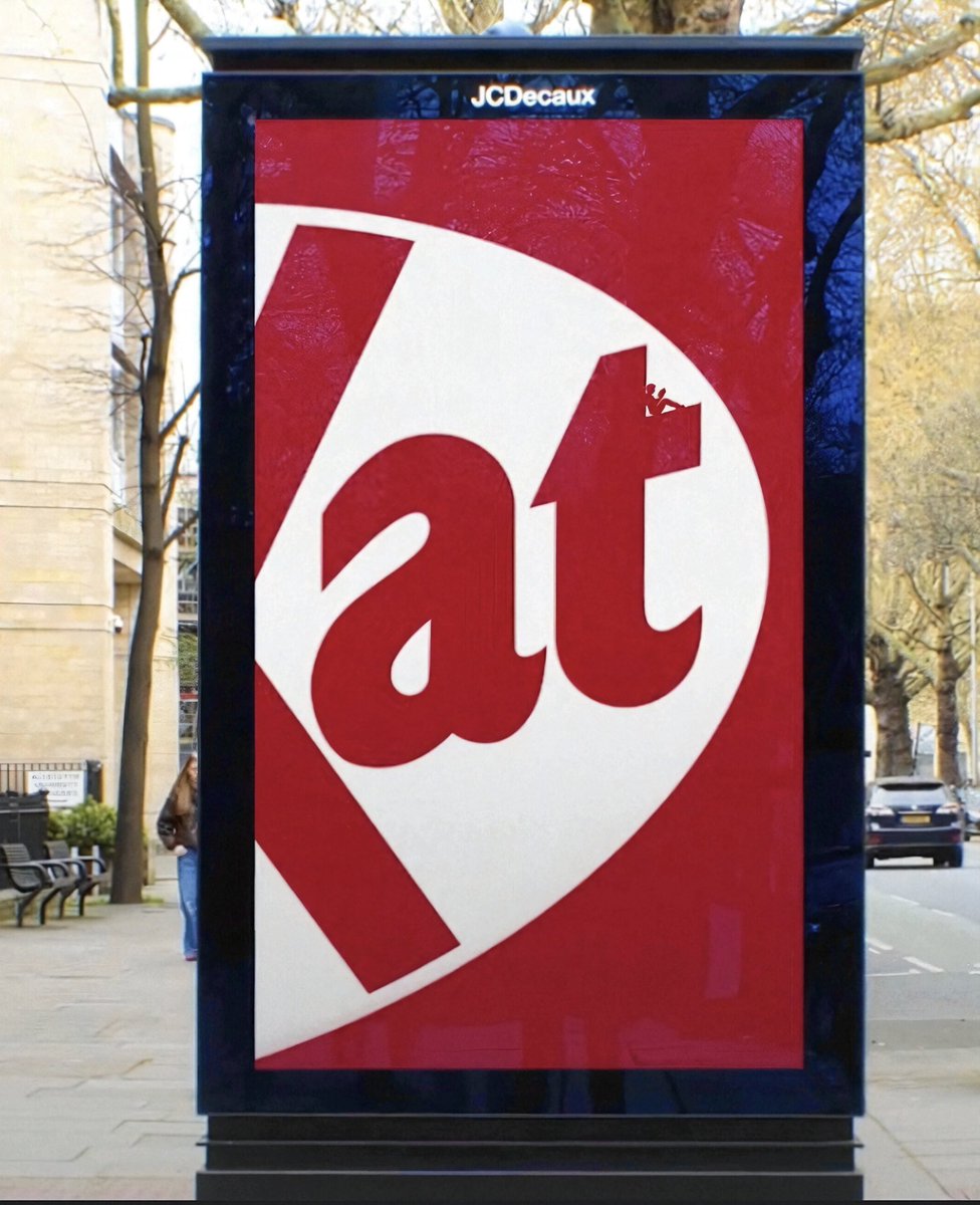 BrandGully's tweet image. Ah, so #KitKat joins the cropped logo outdoor scene with this new campaign in the UK. 

Interesting that they’ve got these tiny illustrations of humans drawn out on the logo unit to cue “Have a break, have a Kit Kat” (see zoomed-in image).

And looks like digital screens will