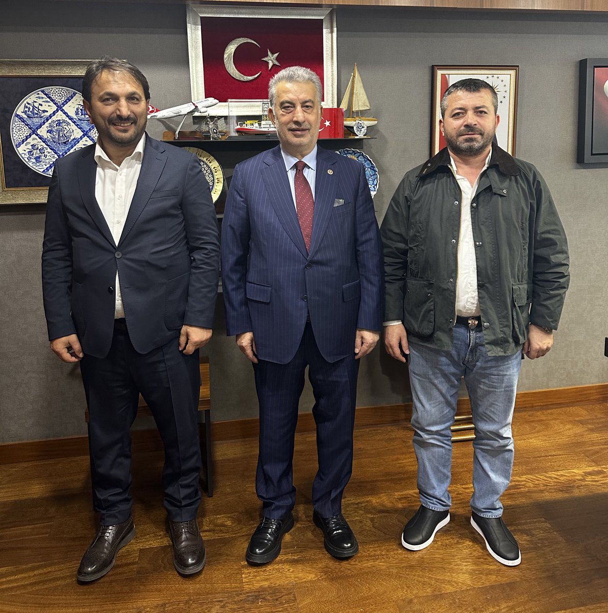 Vehbi Koç tweet media