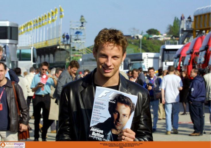 vee 🦈 tweet media