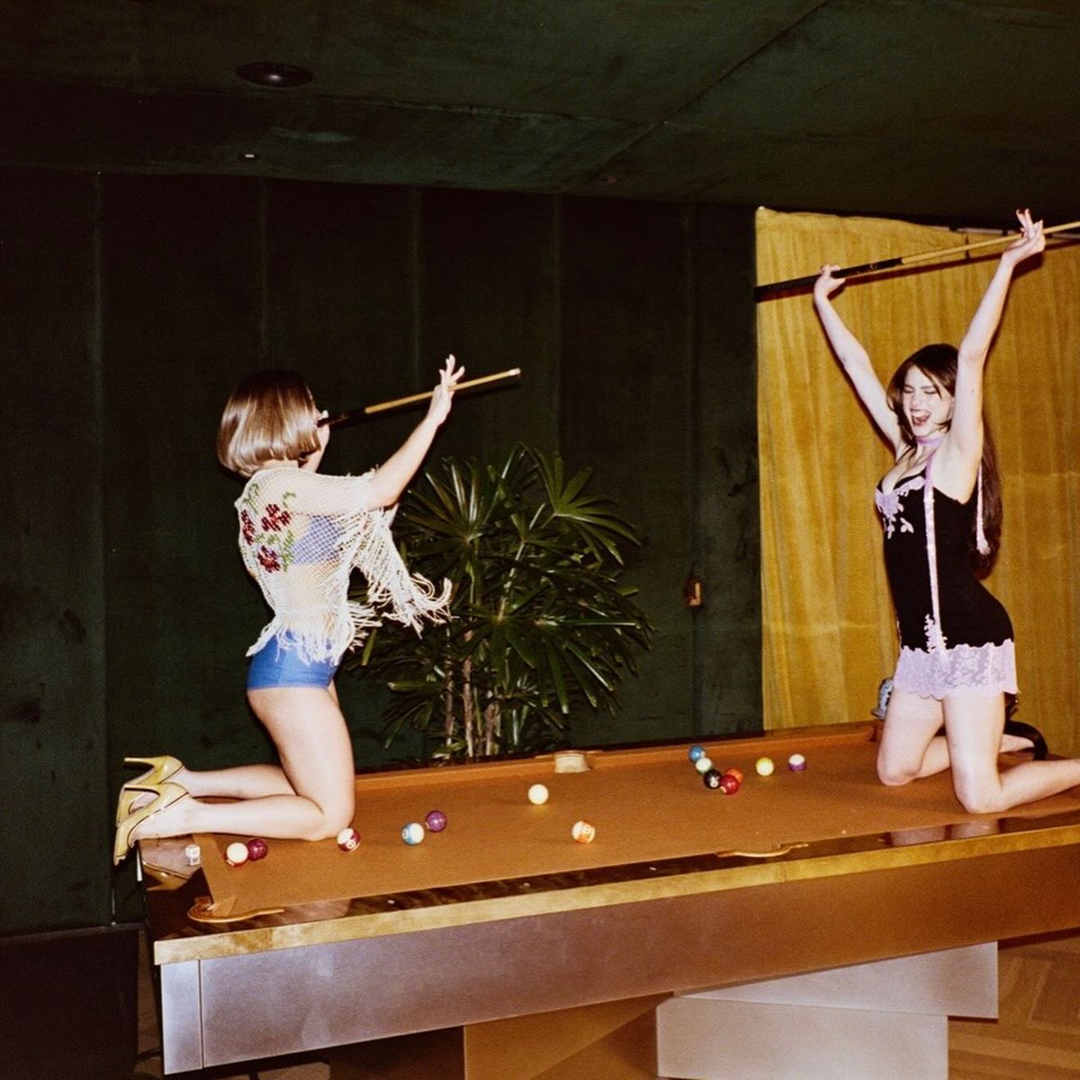 MadelynClinc's tweet photo. Girls just want to have fun ♡ https://t.co/ifh7kFwZWE