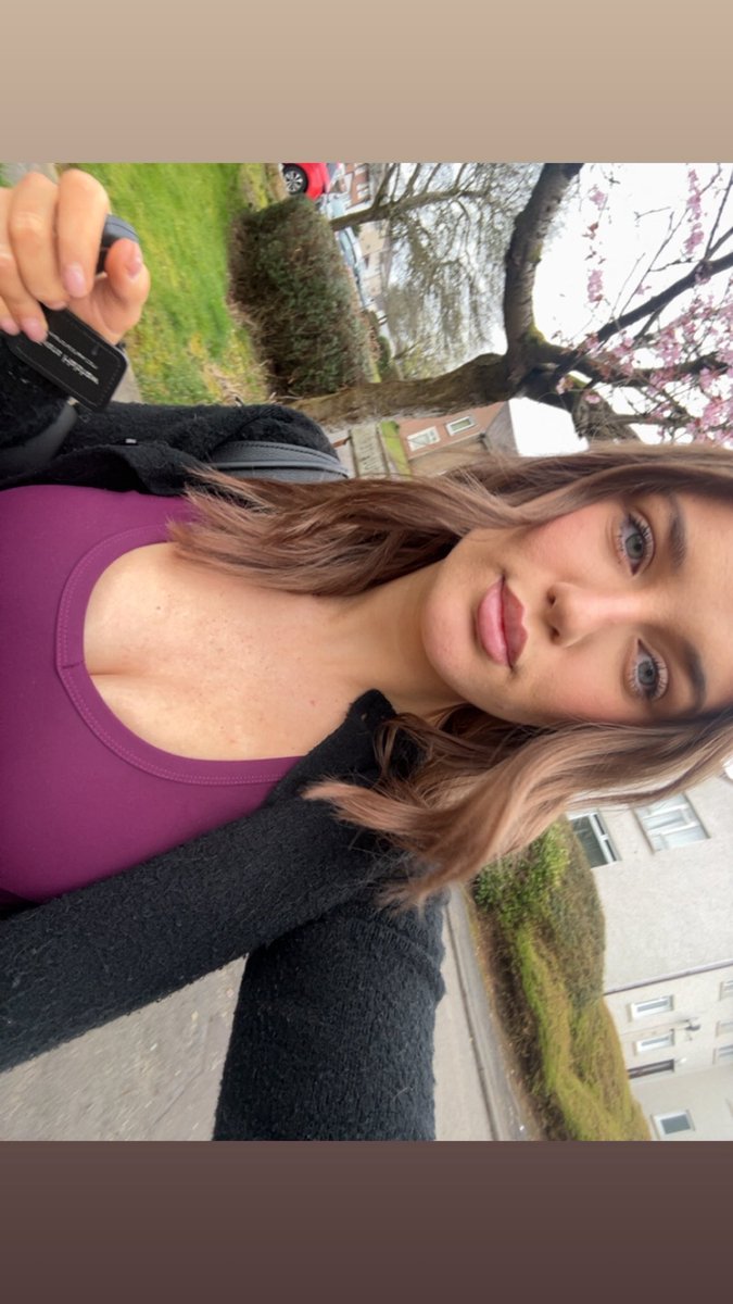 FinDomm3s22 tweet media