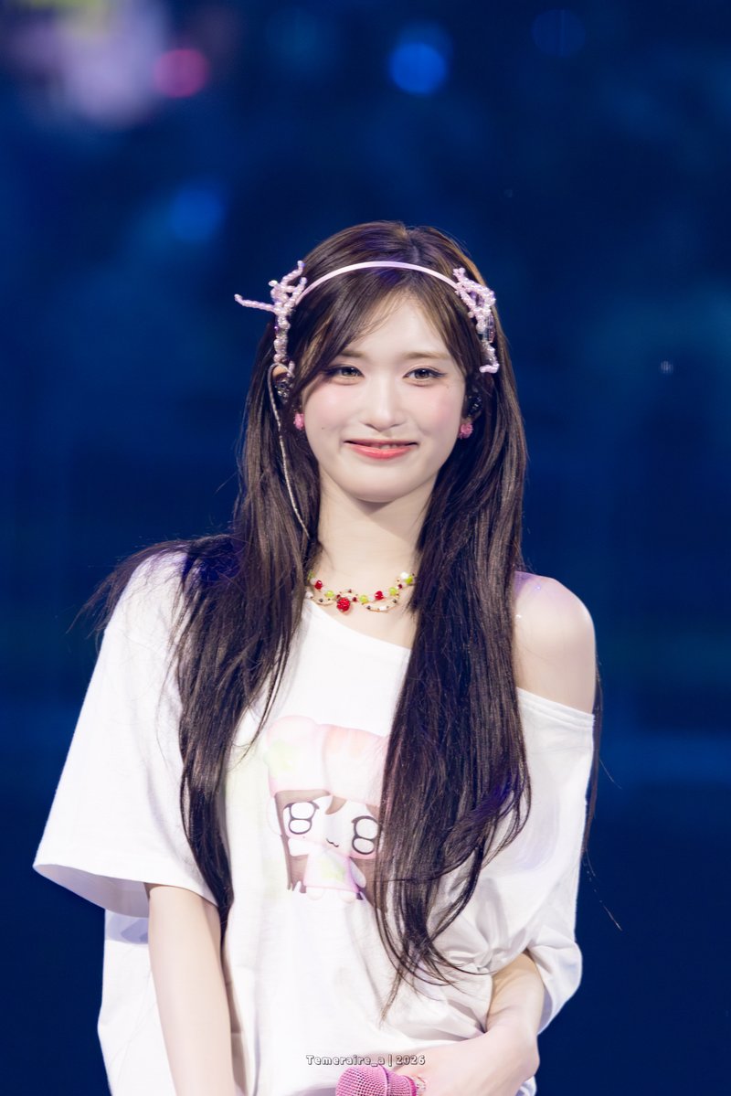 Temeraire_a's tweet image. 260321          
2026 IVE THE 4TH FAN CONCERT         
&amp;lt;DIVE into IVE&amp;gt; DAY 1     

이서 (3)              

#이서 #LEESEO 
#IVE #아이브 #DIVE_into_IVE