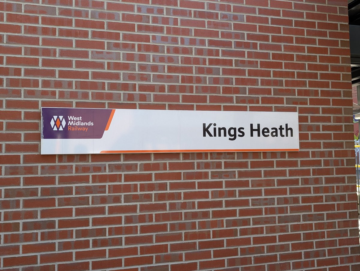 DownOnTheStour's tweet photo. Kings Heath done ๐
Plenty of passengers here as it cuts the journey time to Brum by 20 mins by getting the train over the bus ๐
#DOTS #trainphotography #railwayphotography #class196 #camphillline #kingsheath https://t.co/MrkGejBYZq