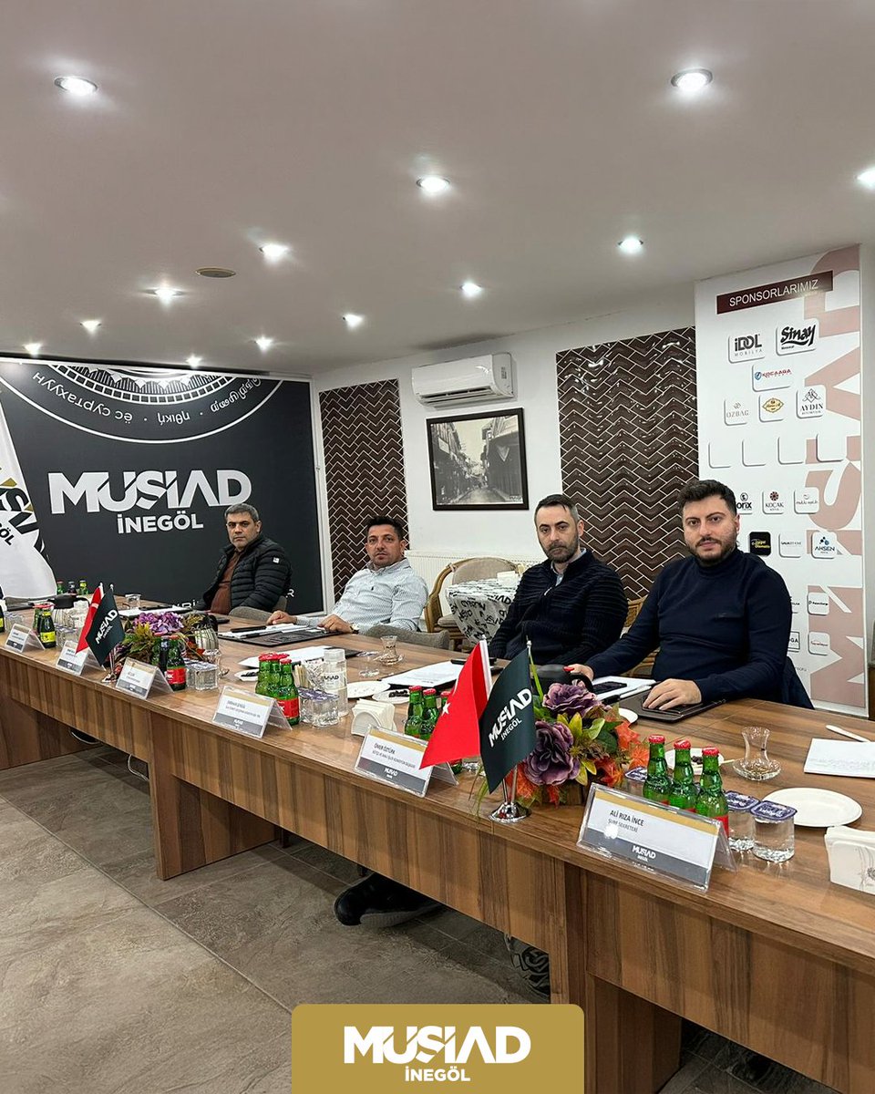 MUSIADInegol's tweet photo. Haftalık olağan yönetim kurulu toplantımızı, Bahri Sinan Yazaroğlu Başkanlığında, yönetim kurulu üyelerimizin katılımıyla şube merkezimizde gerçekleştirdik. Toplantımızda özellikle, MÜSİAD Genel Başkanımızın katılımı ile yapılması planlanan MÜSİAD A'dan Z'ye Ekonomi söyleşileri kapanış Gala Programı üzerine istişarelerde bulunduk.

@MUSIAD  @BurhanOzdemirTR  @YazarogluSinan  #müsiadinegöl #müsiad #işadamları