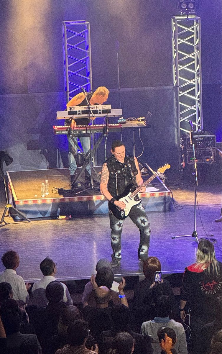 J7uXecoZRzUhtT3's tweet image. #ClubCitta’ での #Treat のLiveに
参戦して来た❗️
Liveを観るのは初めてだったけど、
演奏は上手いし、畳み掛ける様な
名曲のオンパレードに終始痺れっぱ
なし😆🤘
素晴らしいLiveだった‼️😊
これで最後の来日公演なんて
勿体ないよな〜🥲