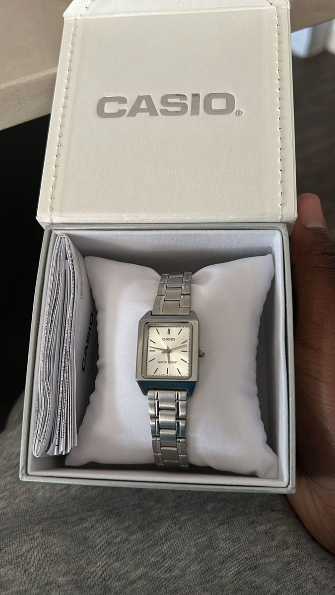 xalivyy's tweet image. Casio watch — vintage and timeless✨

A thread