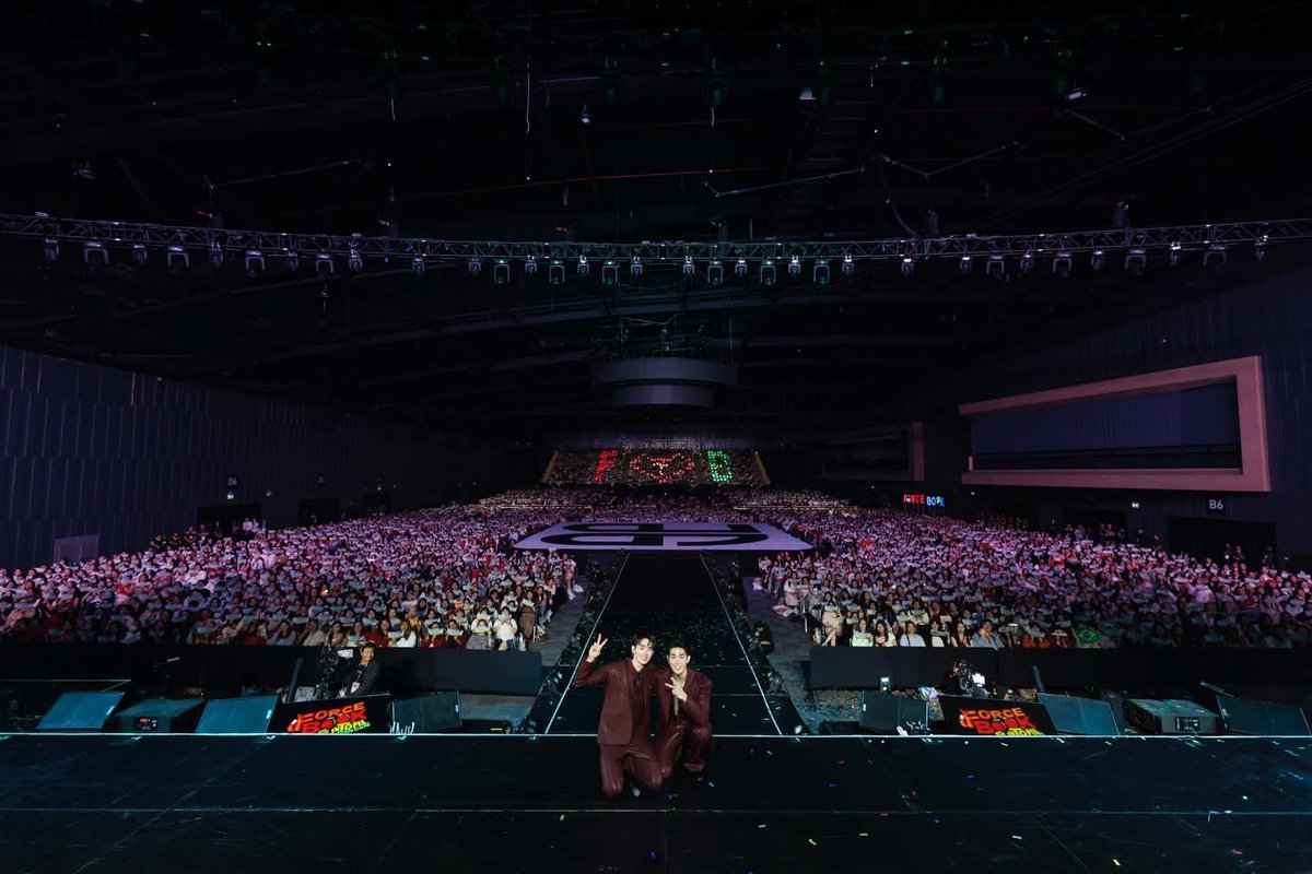AMLightBox's tweet photo. ขอบคุณแฟนคลับ ฟอส จิรัชพงศ์ - บุ๊ค กษิดิ์เดช ที่ไว้ใจเลือกใช้กล่องไฟของทางร้านนะคะ ขอบคุณเจ้าของภาพด้วยค่ะ 😊🙏🏻 | 03-04.04.2026 #ForceBookFancon https://t.co/42iRRmcZWB