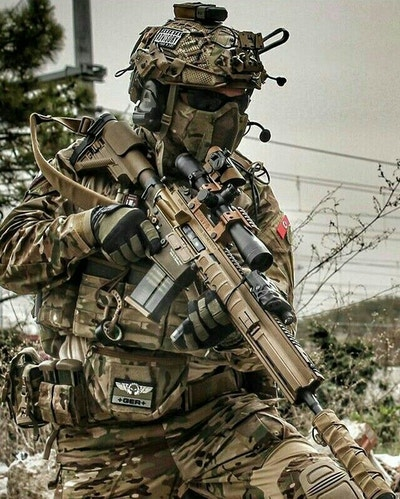 저는 한국군복은별생각없지만 pmc무장한거보면 설렘을느껴요