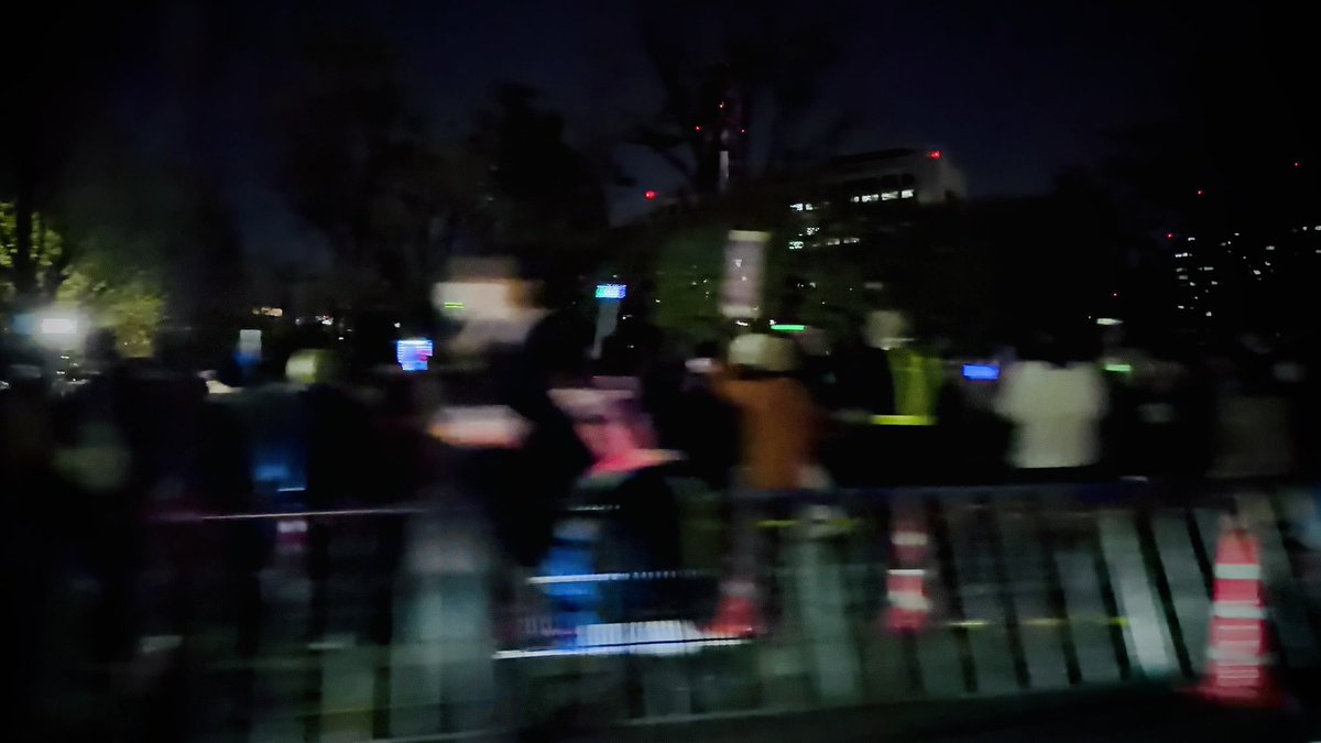 国際法を破り、他国の主権を侵害し戦争を仕掛ける国々の政治家たちも、権力を傘に自国民の人権を抑圧する権威主義者たちも、すべての市民への弾圧に対して「殺すな」と声を上げたい。国家や宗教、イデオロギーを越えて、連帯を。