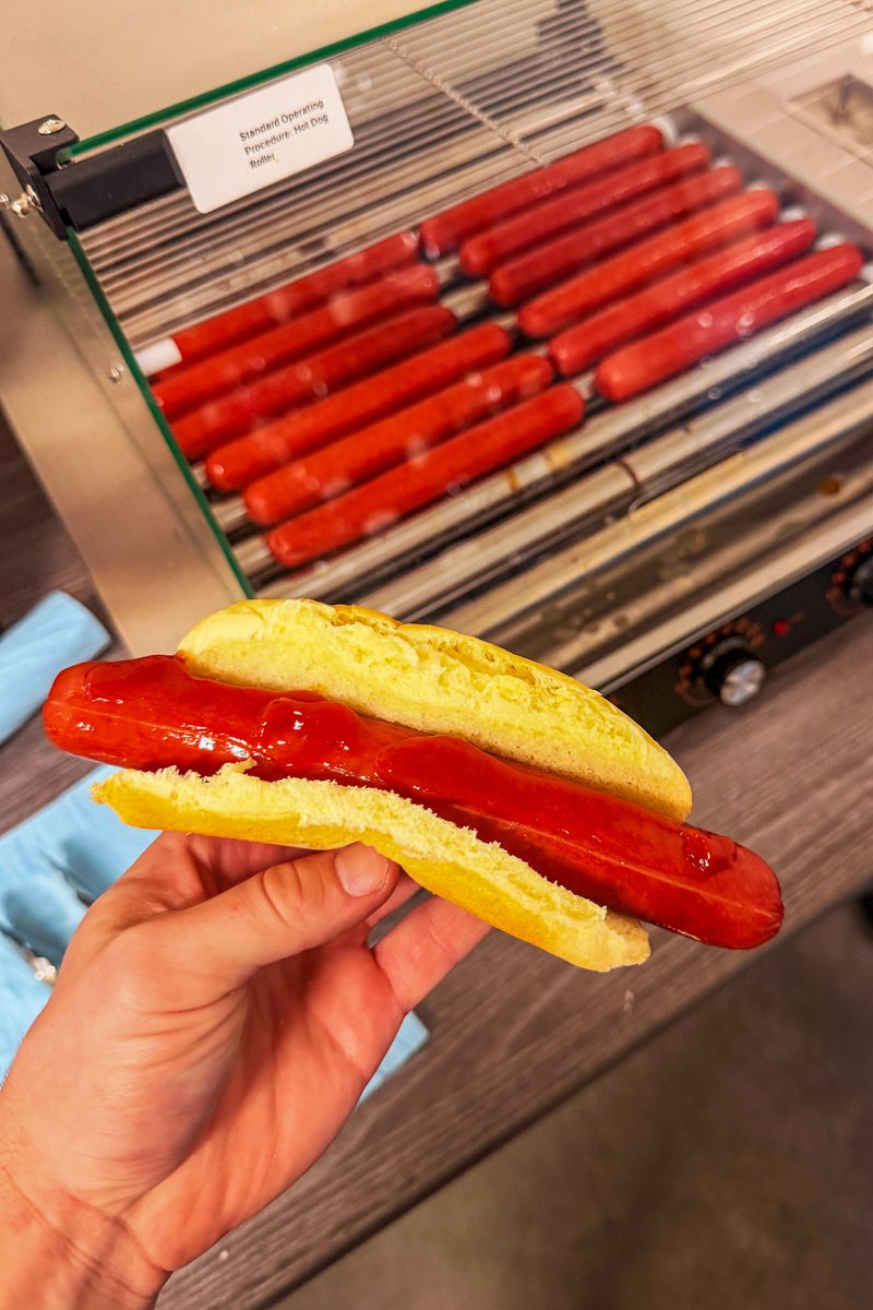 stoke_space's tweet image. This rocket is starting to look like a rocket. 👀 🚀(Or a space hot dog, depending on who you ask...) 🌭

* Thanks to the whole team (including interns!) who worked on proto-qualification for the stage 1 structure... and to the unsung hero who got an actual hot dog roller for the