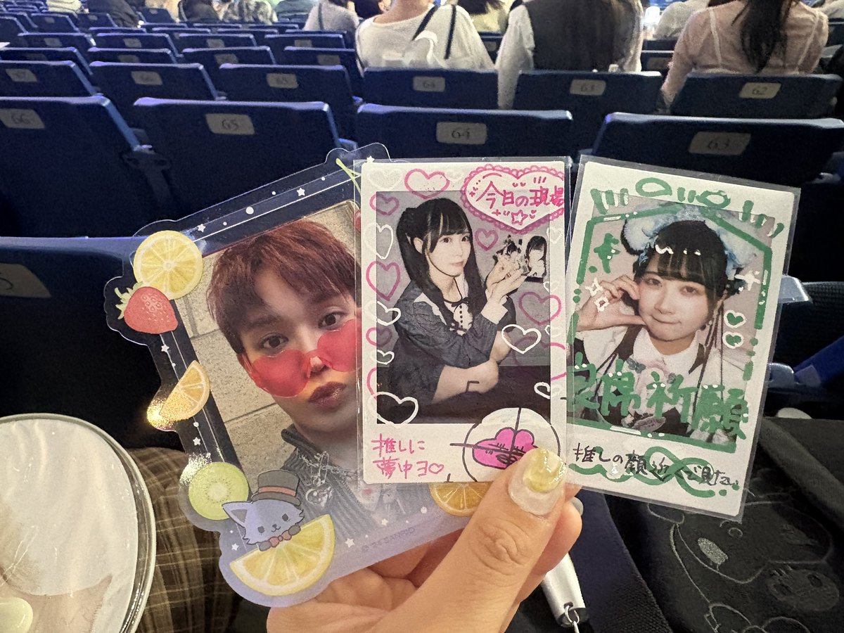 ひっと tweet media