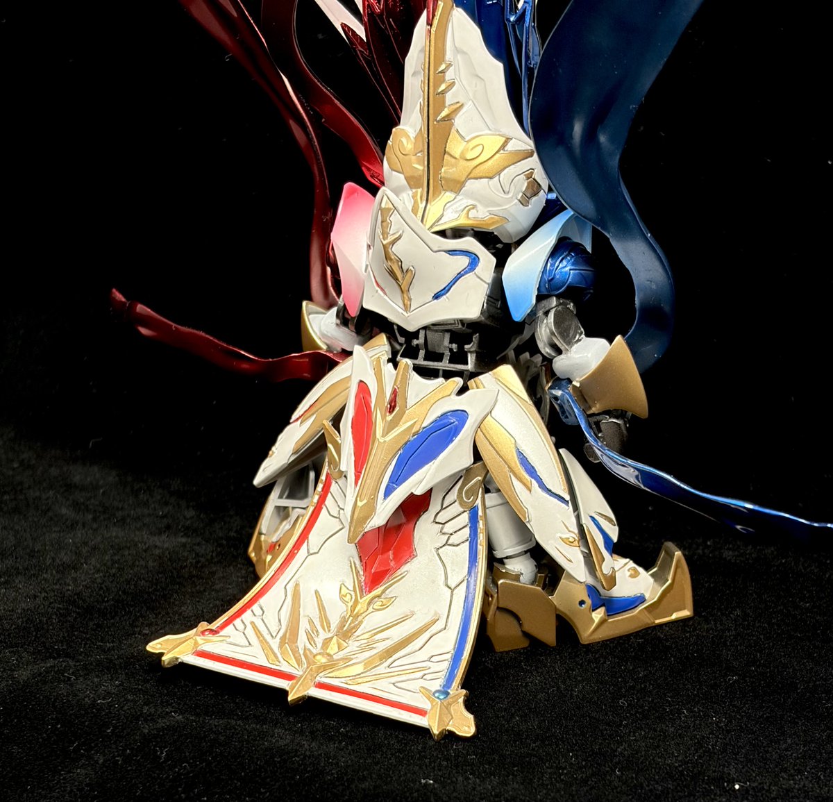 SDW HEROES 斉天大聖悟空インパルスガンダム-闘戦勝仏-
全塗装で完成しました！！
説明書のイラストに少しでも近づけたくて
上半身のパーツをほぼ延長工作
塗り分けも今回ばかりは頑張りました！
象徴的な逢衣は光沢➕ちょっとグラデーションを入れてます。
ここまで長かったですが大満足です！