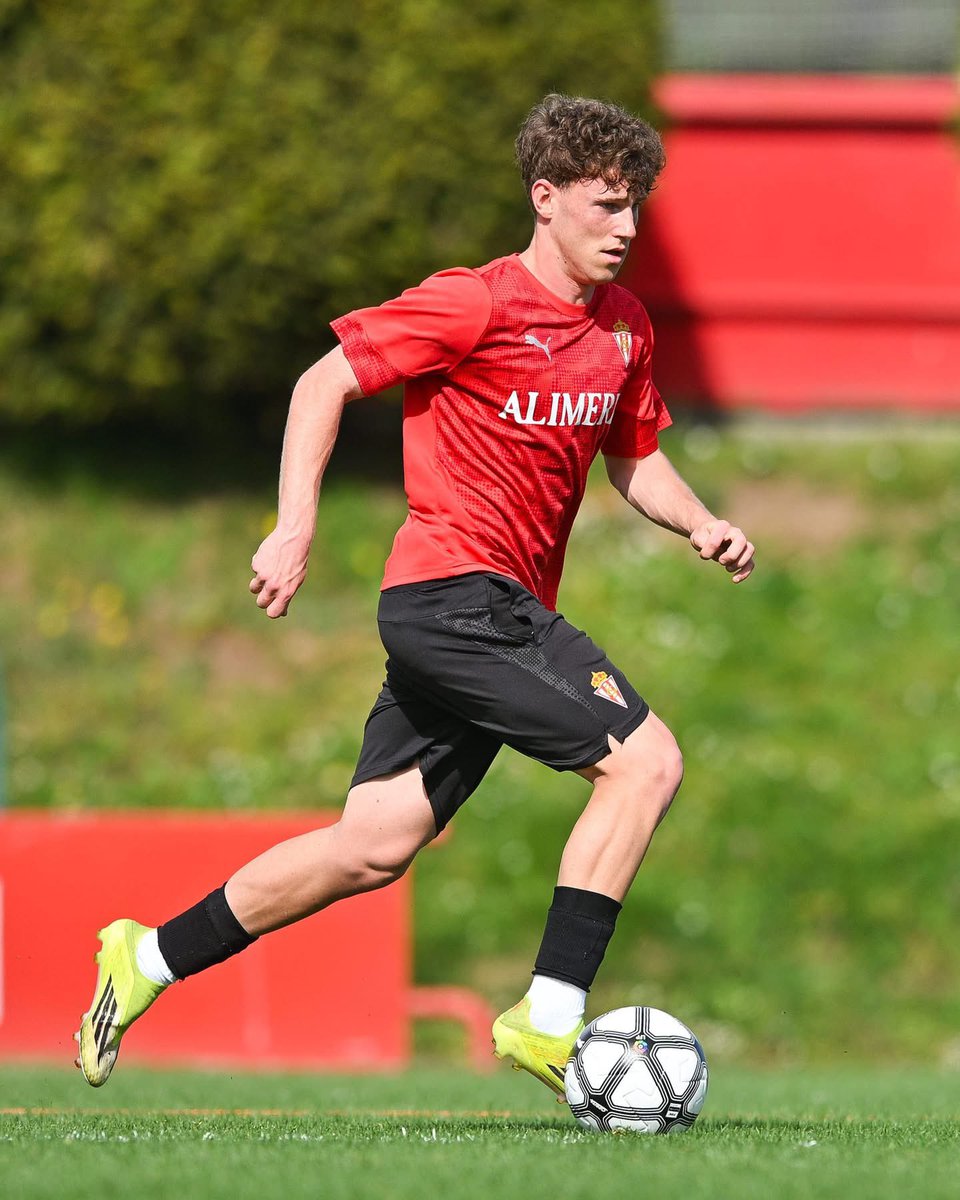 📻🔴⚪️ Actualidad del <a href="/RealSporting/">Real Sporting</a>.

🏋🏻‍♂️ La mañana en Mareo.
☎️ La opinión de <a href="/A1enamorado/">Arturo Enamorado “territorio portero”</a>. 
🎤 Escuchamos a Álex Lozancos.
🏟️ Reacciones a las reformas de El Molinón propuestas por el <a href="/gijon/">Gijón/Xixón</a>.