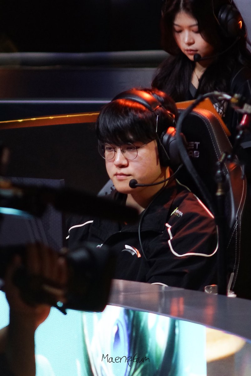 맹굼⁹⁸ tweet media