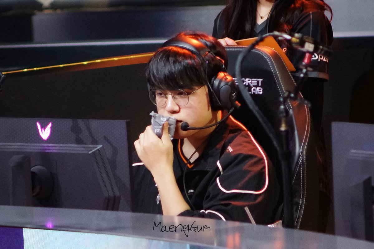 맹굼⁹⁸ tweet media