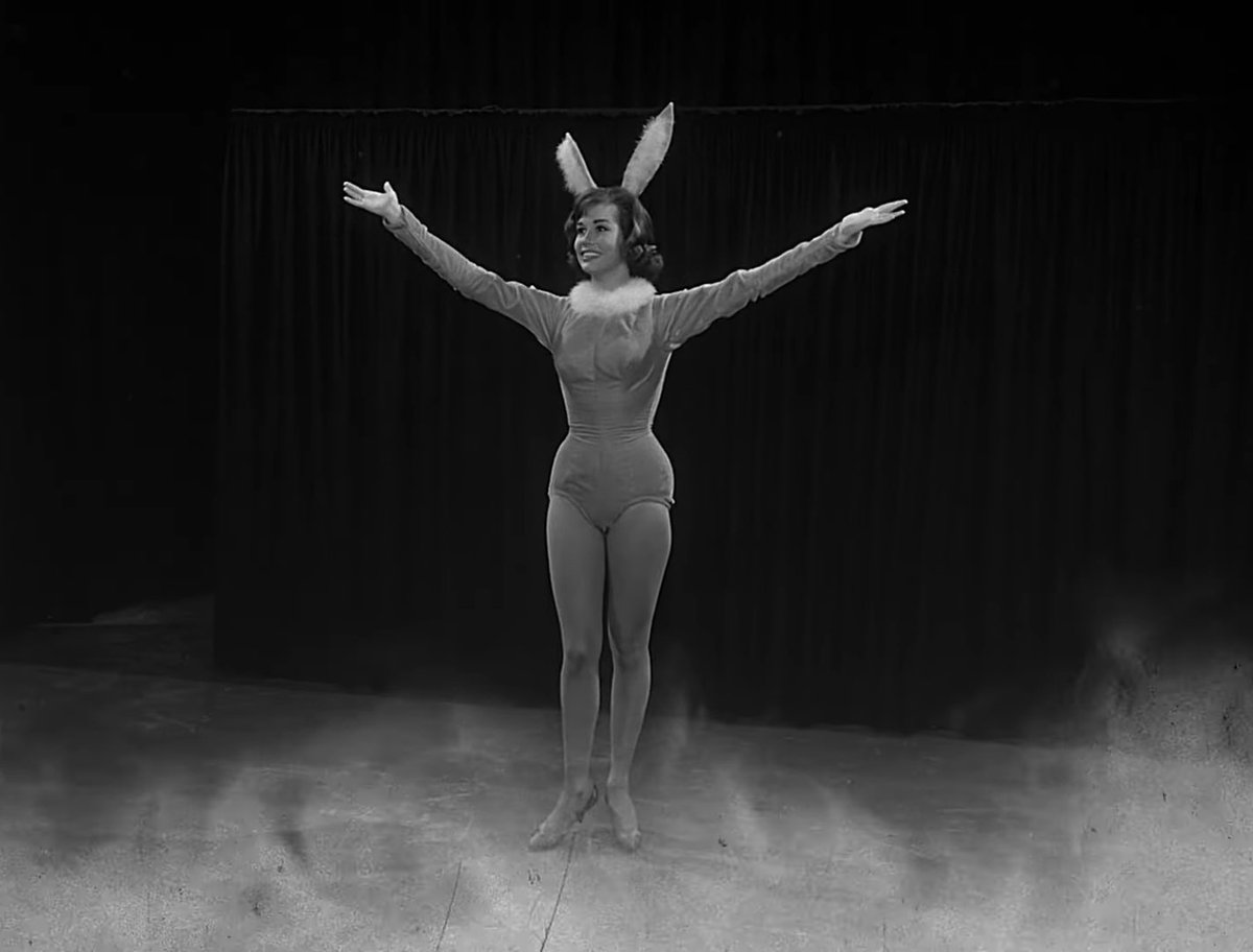 𝒞eline 💐 tweet media