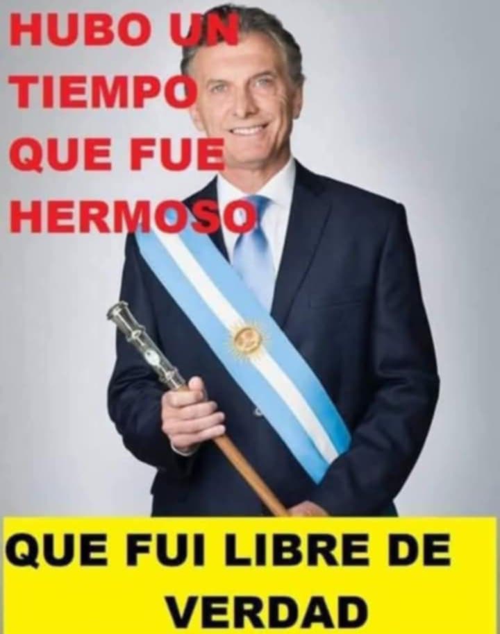Efectoiguacel's tweet photo. @Claudio57542333 Capo, la pregunta es humo para la gilada liberKUKA la ¿? es con que PTE. viviste mejor? Y vos respondes MILEI? es así? para responder Milei tiene que terminar su mandato, no ves que con tu respuesta estás haciendo el ridículo? Yo me hice #Macrista el 27/10/19 hasta la médula. https://t.co/Xr777ifX9G