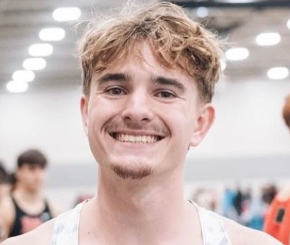 A race coming up on Saturday will raise money for our Finan Doyle Memorial Scholarship Fund. Find out more about this Ben Davis graduate's legacy: buff.ly/AvMeOJe #wearewayne @WayneTwoSchools <a href="/BenDavisHS/">Ben Davis High School</a>