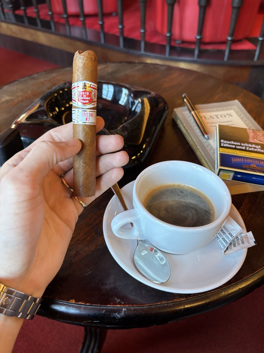 skreetknowledge's tweet photo. The Good Life https://t.co/sFQy90JgW1