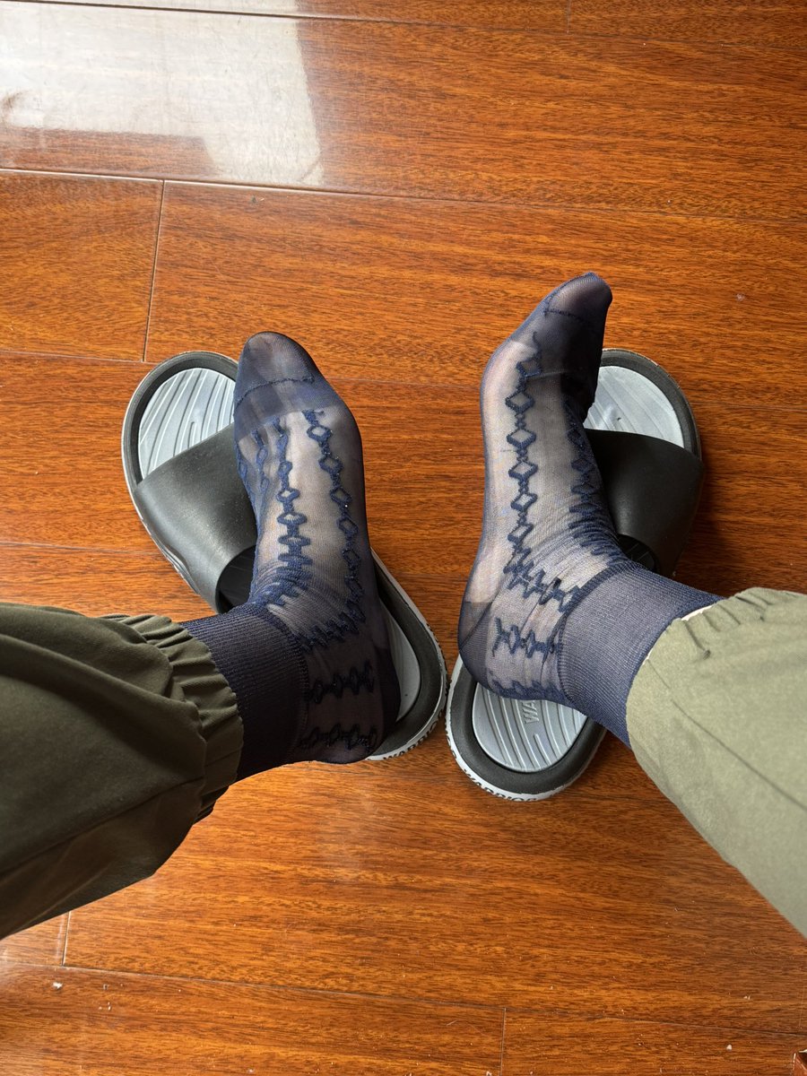 OutCLoudW's tweet photo. #锦纶 #锦纶丝 #布鞋 #土直 https://t.co/nu2axSEgR9