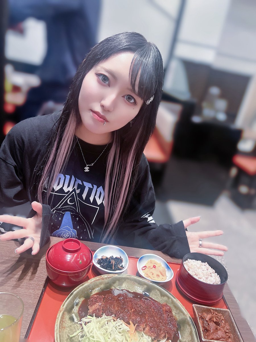 えま【Everglitch】 tweet media