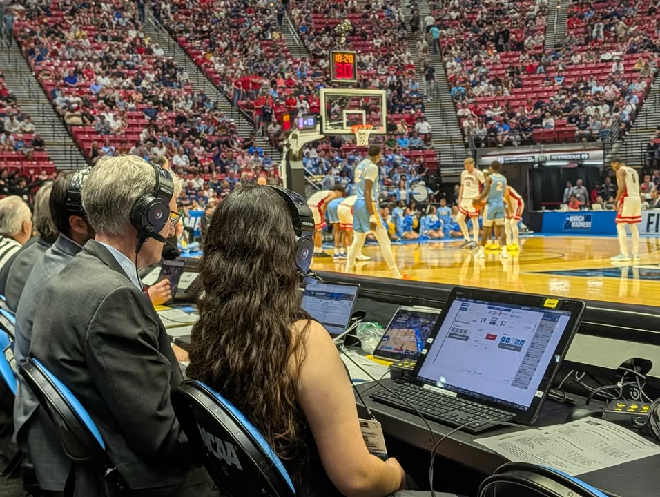 ProComHeadsets's tweet photo. In case you missed it 👀

ProCom headsets spotted at March Madness in San Diego.

From the sidelines to the scorer’s table, communication stays crystal clear when it matters most.

📸: Scott Horvath | SDSU Assistant Athletic Director of Information Technology https://t.co/hz4kUPJ5k4