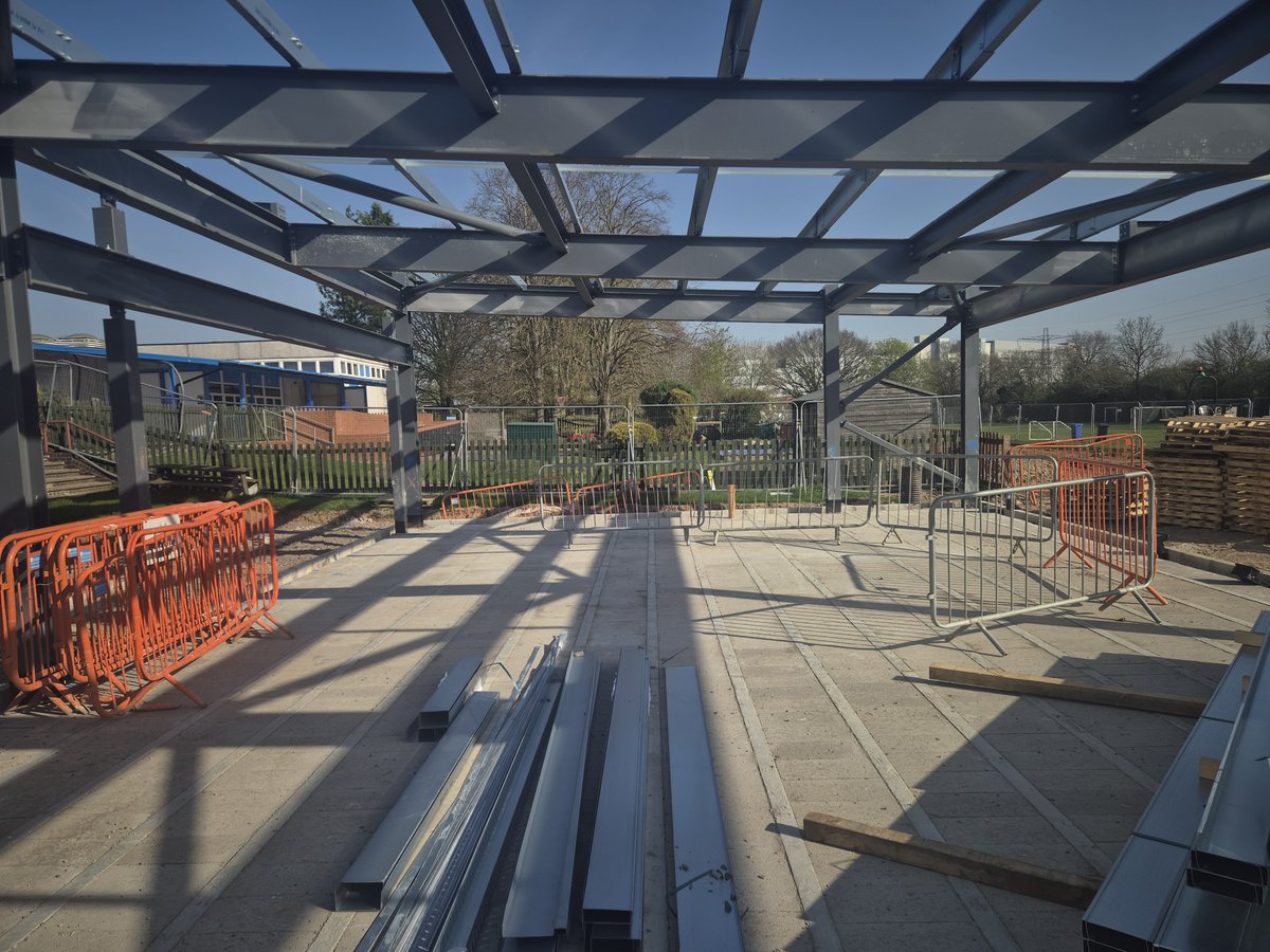 GFTomlinson's tweet image. Works are #progressing at Pearl Hyde primary school:

✅The foundations, drainage, steel frame insulation, sub-masonry and the block &amp;amp; beam flooring are taking shape

April milestones include:
✅ Roof installation, SFS and masonry works

Well done team!
@CWMframework @coventrycc