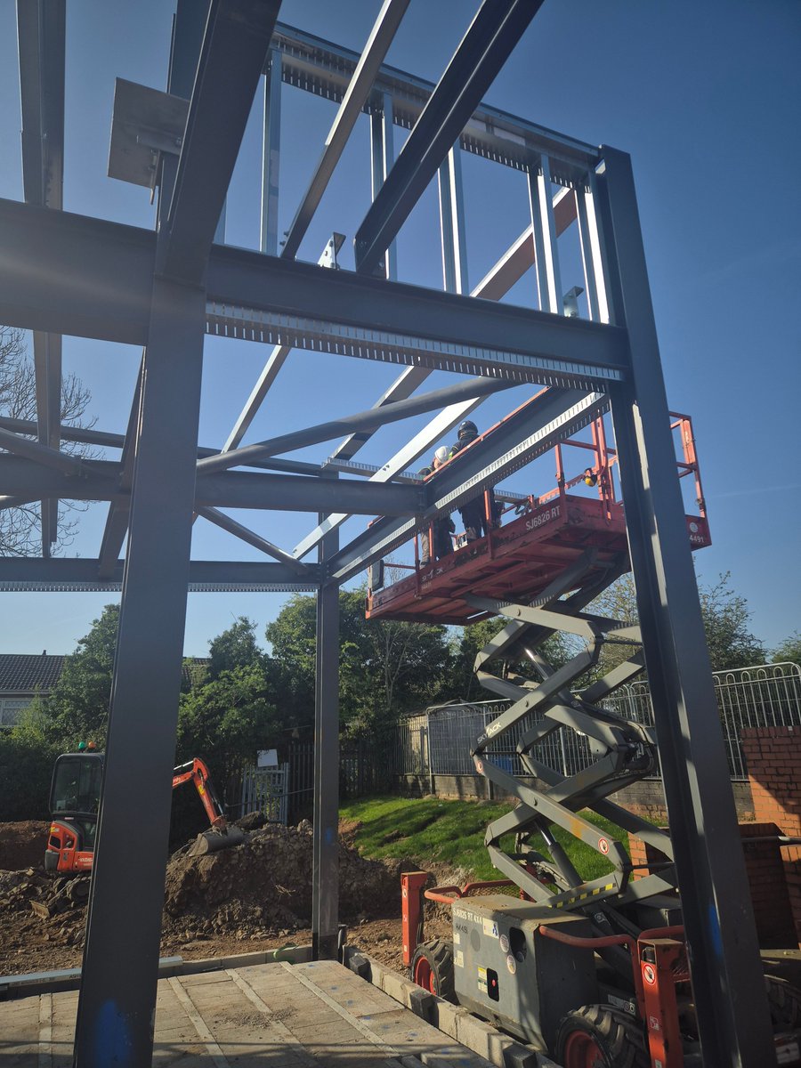 GFTomlinson's tweet image. Works are #progressing at Pearl Hyde primary school:

✅The foundations, drainage, steel frame insulation, sub-masonry and the block &amp;amp; beam flooring are taking shape

April milestones include:
✅ Roof installation, SFS and masonry works

Well done team!
@CWMframework @coventrycc