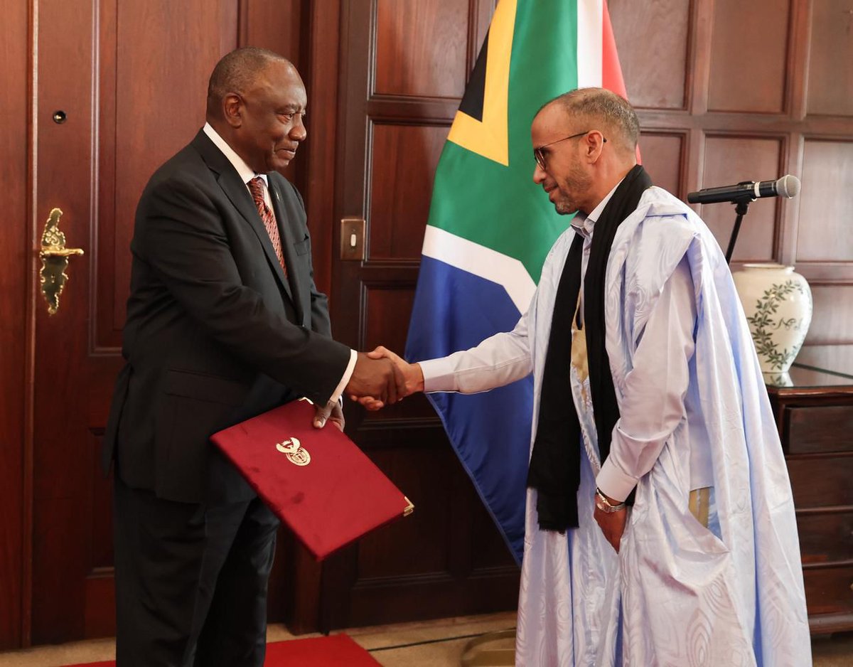 L'ambaixador sahrauí ha presentat avui les seves credencials com a Ambaixador Extraordinari i Plenipotenciari de la República Àrab Sahrauí Democràtica al President de la República de Sud-àfrica.