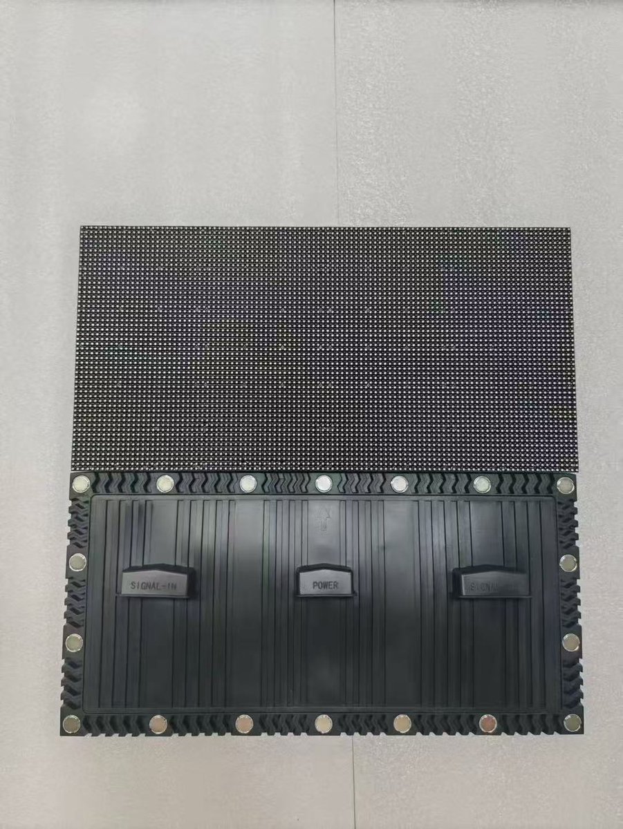 Tracy led display,+8618316843344 tracy@szscree.com tweet media
