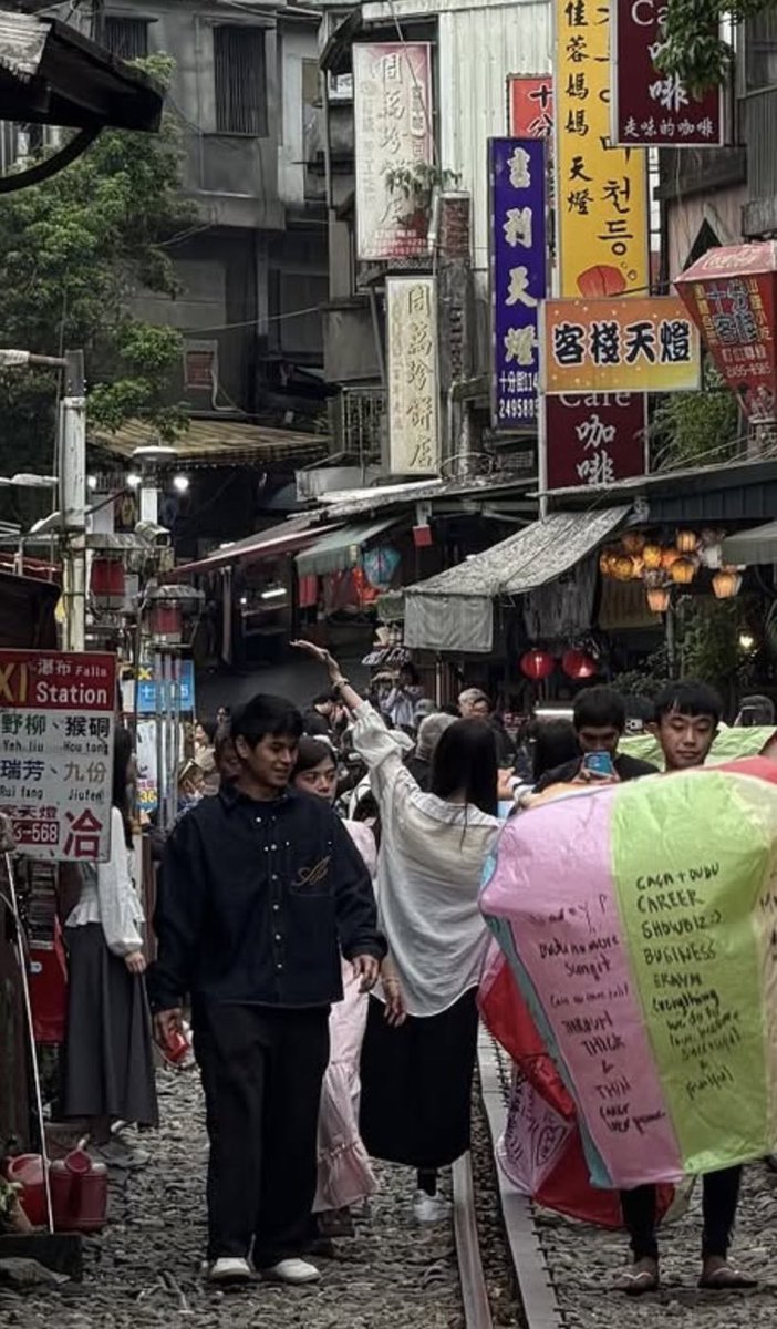 xoxo_luvYU's tweet image. ang ganda ng fit ni dustin, sana mapost :( 

HEALING HEARTS JADEWARD
#NineToCasaDustBia