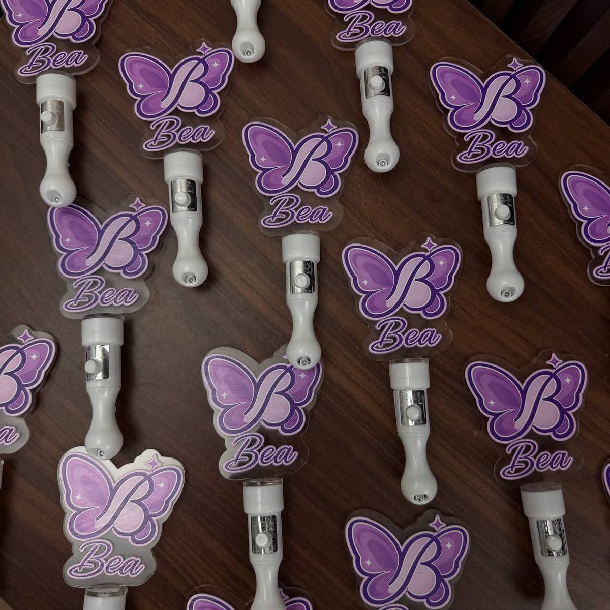 BEAHOLICS OFFICIAL tweet media