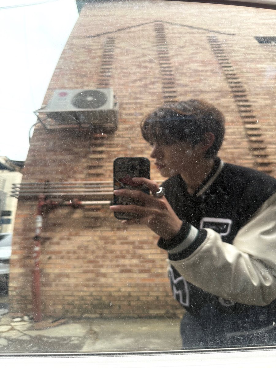 The Wind tweet media