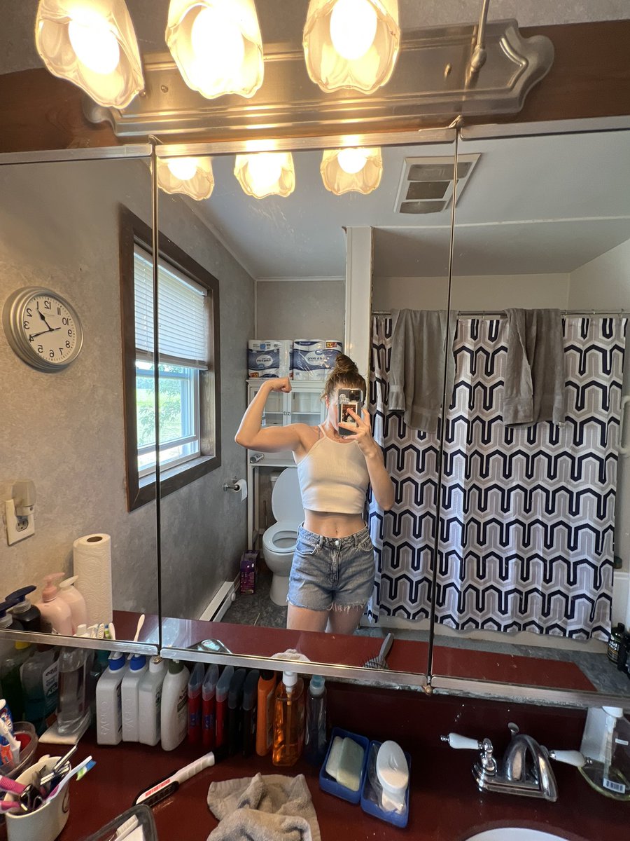 yana |-/ ✪ ᯤ is ilya’s lover tweet media