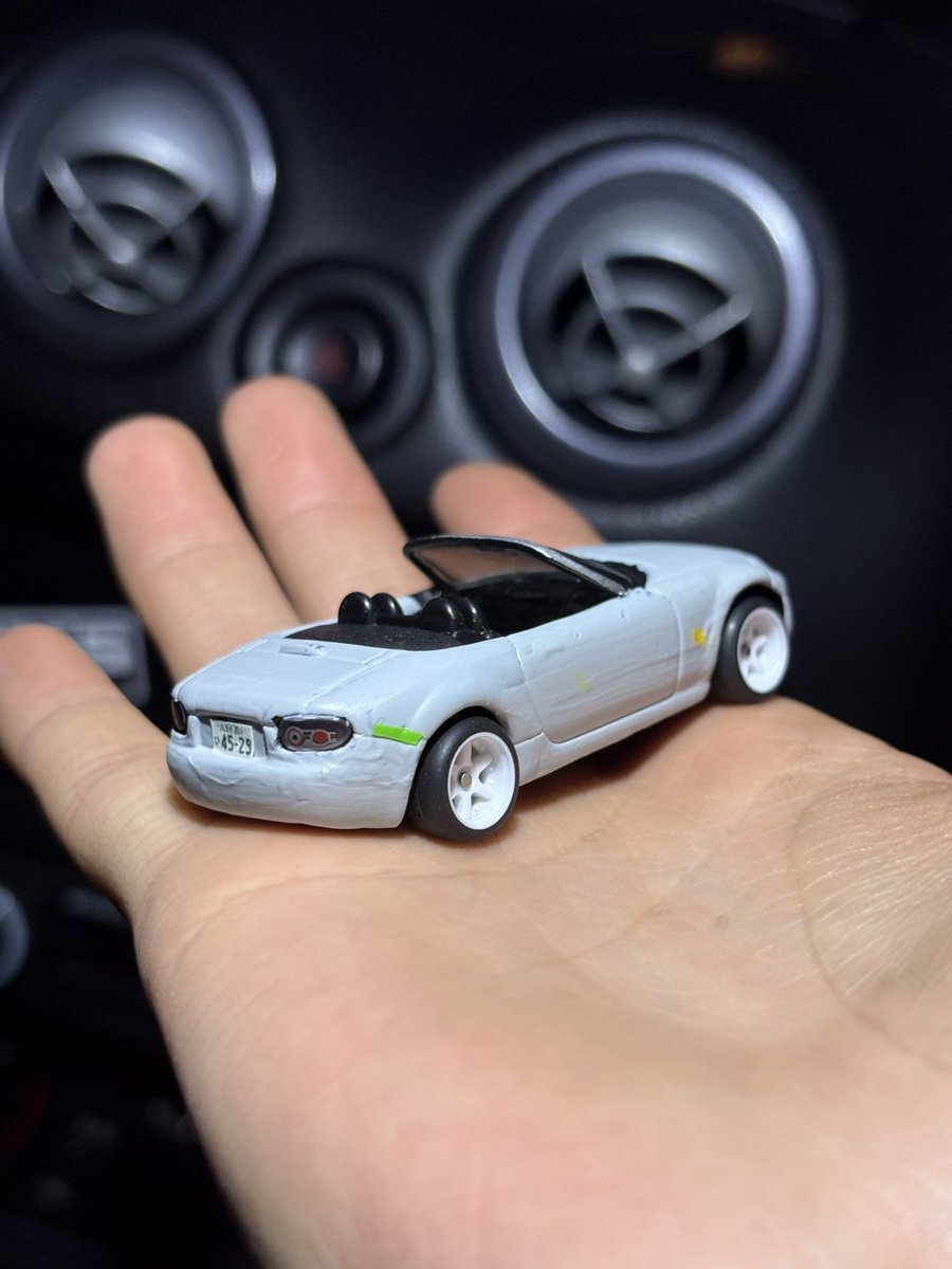yarakashi_fg's tweet image. とりあえずNCのミニカー完成！筆塗りなんでムラえぐい、、
次はNB、その次はアレックス、フィット....お楽しみに