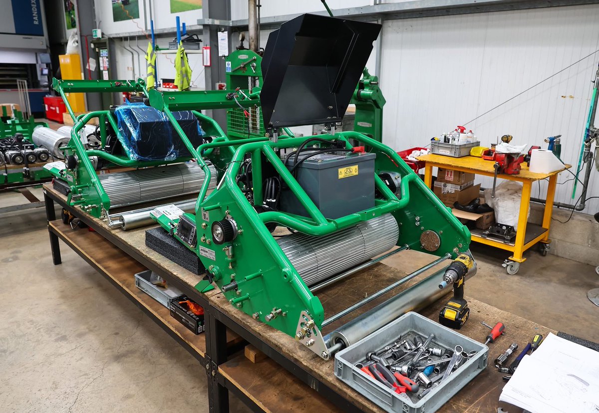 DennisMowers's tweet image. We're back after the Easter break! A busy start to the week yesterday #dennismowers #madeinbritain (part 1)