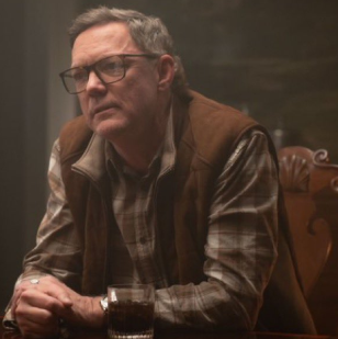 IRENE：CharlieCoxRoom tweet media