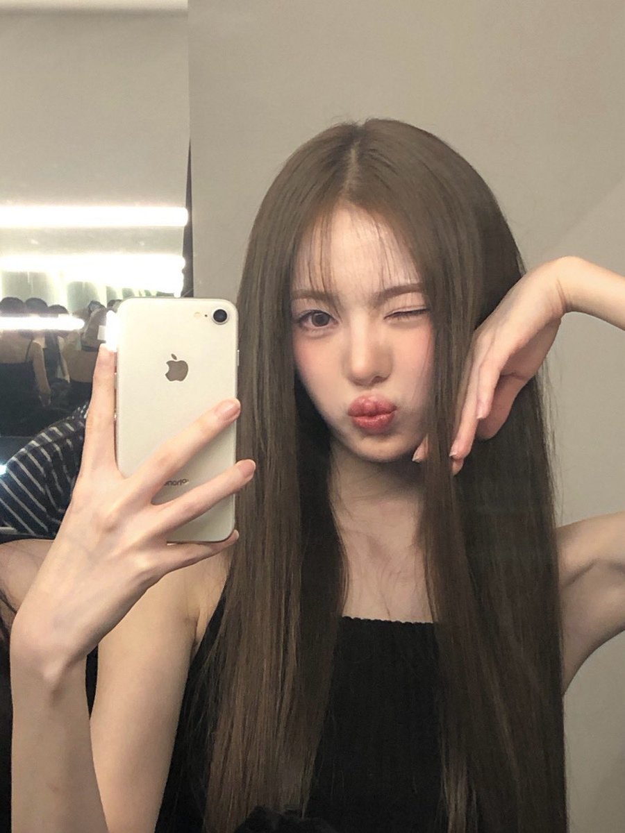 설 tweet media