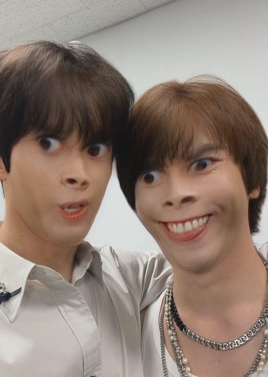 찱 tweet media