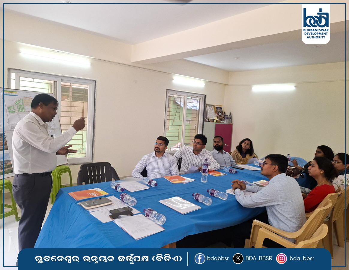 BDA_BBSR's tweet image. IAS probationers today visited Buddha Vihar to observe the Affordable Housing Project (AHP) under Pradhan Mantri Awas Yojana, gaining first-hand exposure to its on-ground implementation. The project has been developed by the Bhubaneswar Development Authority (BDA). 
#AHP #BDA
