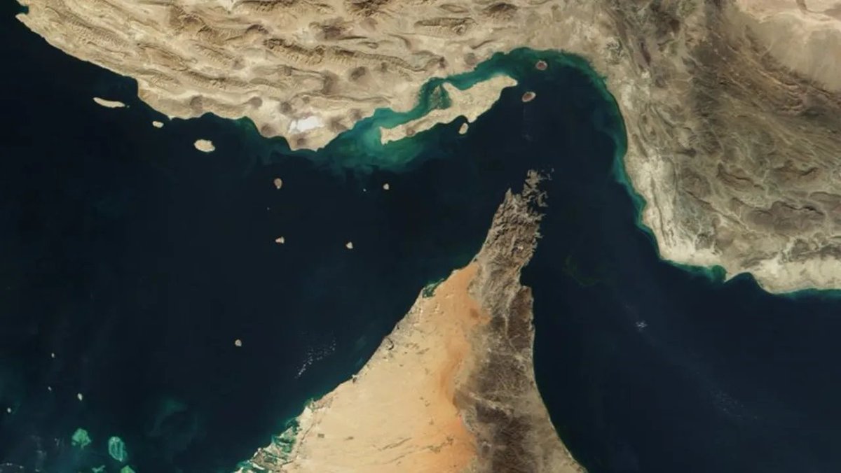 MarioNawfal's tweet image. 🚨 BREAKING:

🇮🇷 The first ship has reportedly passed through the Strait of Hormuz with Iran’s permission following the ceasefire.

Maybe a slow trickle at first, then hopefully back to normal in the world’s most critical oil chokepoint.

Source: @DeItaone