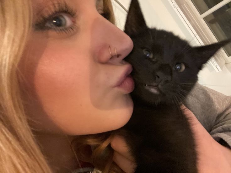 Olivia Voss tweet media