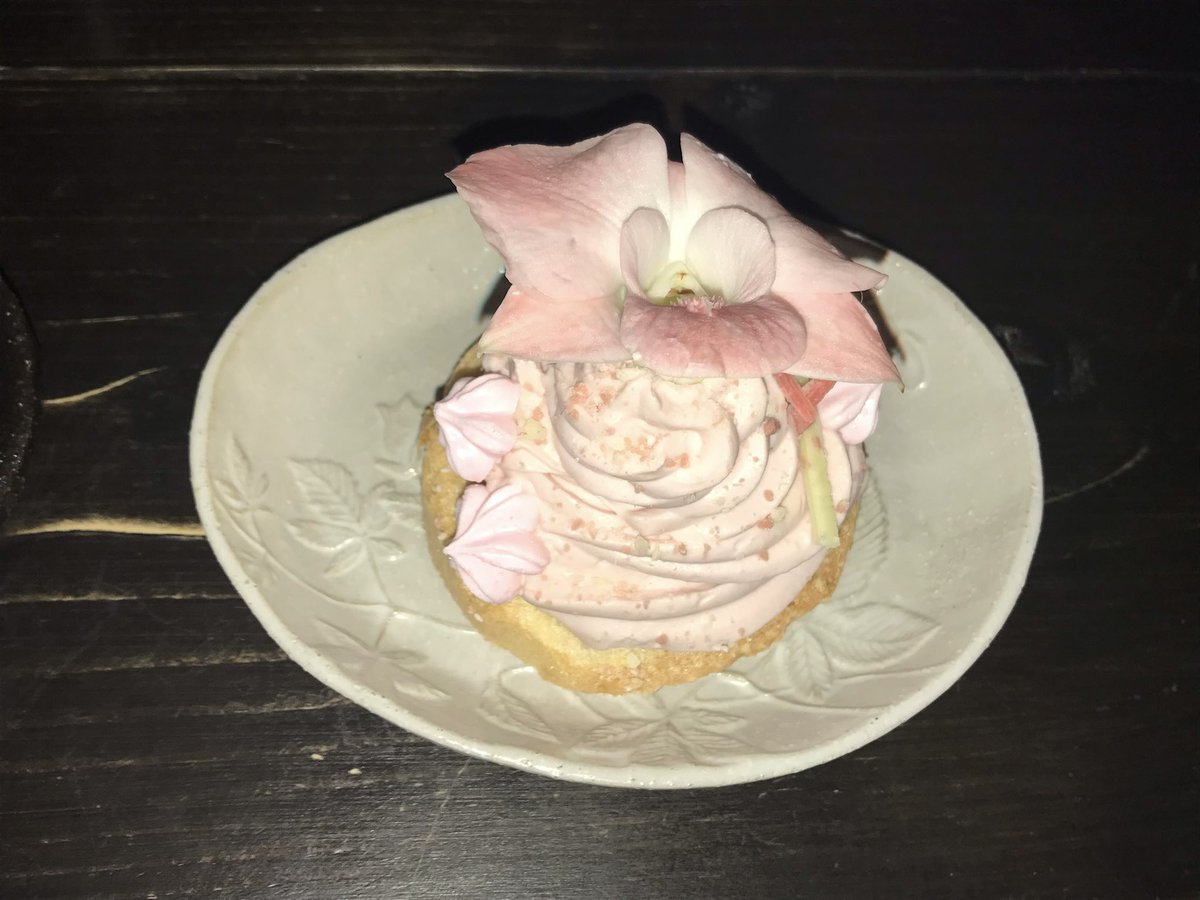 ham2pp's tweet photo. 🌸 https://t.co/v5ZksmDhew