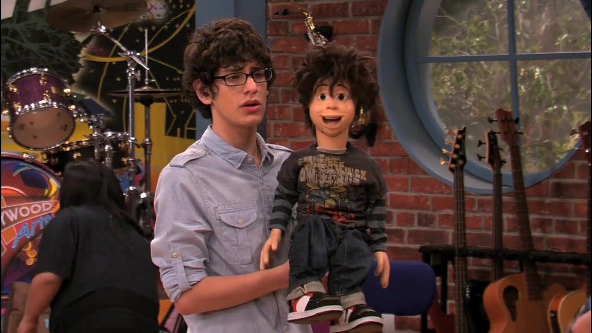 bruna jurídico iCarly tweet media