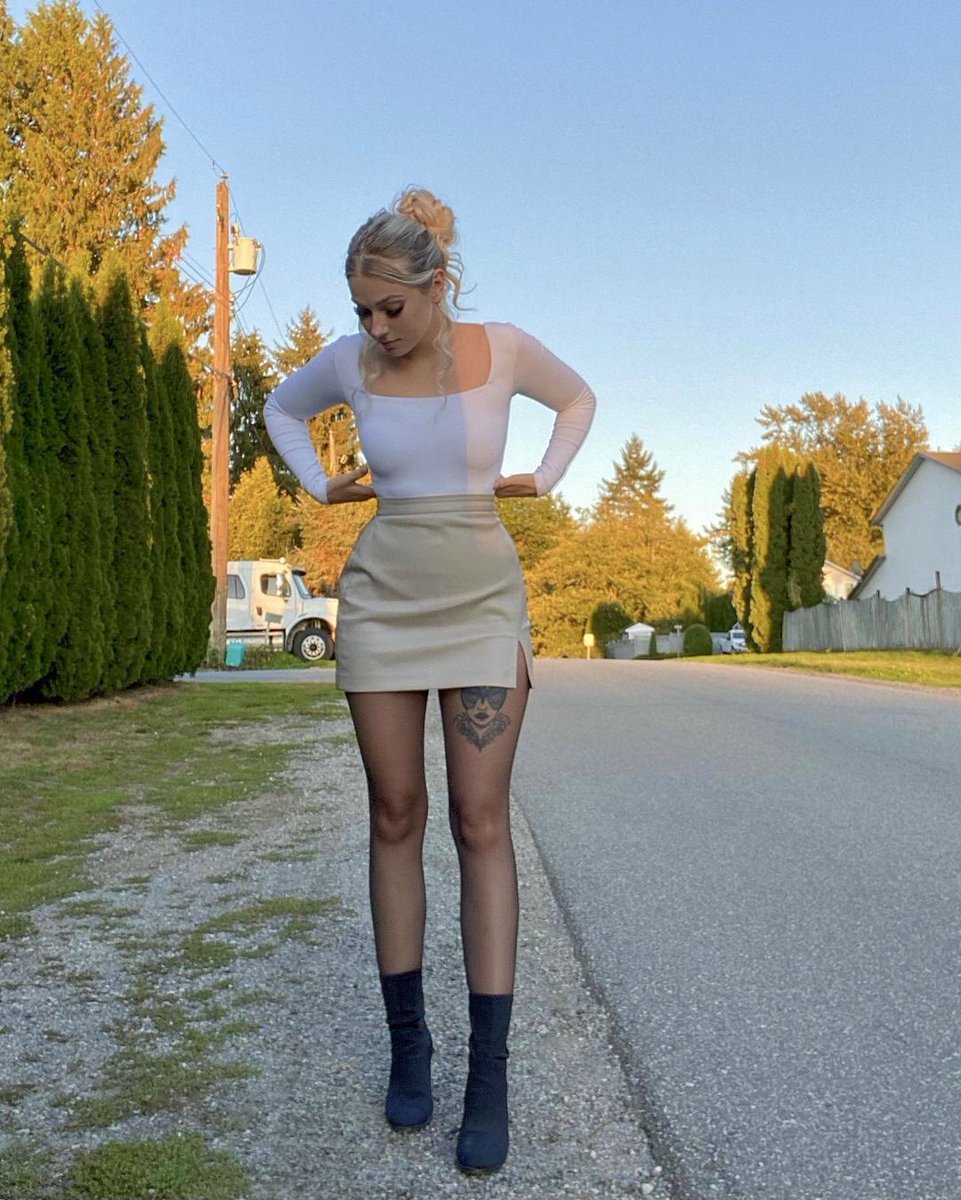 gas station dream girl tweet media