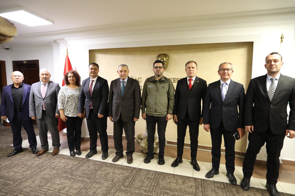 Tarım ve Orman Bakanlığı 9. Bölge Müdürü Sayın Ahmet Çörtük ve Bölge Müdür Yardımcısı Sayın Sami Korkutata’yı, Yönetim kurulu Üyelerimiz, Ankara Şube Başkanımız ve temsilcilerimizle birlikte makamlarında ziyaret ederek hayırlı olsun dileklerimizi ilettik.

Sayın Bölge Müdürümüze