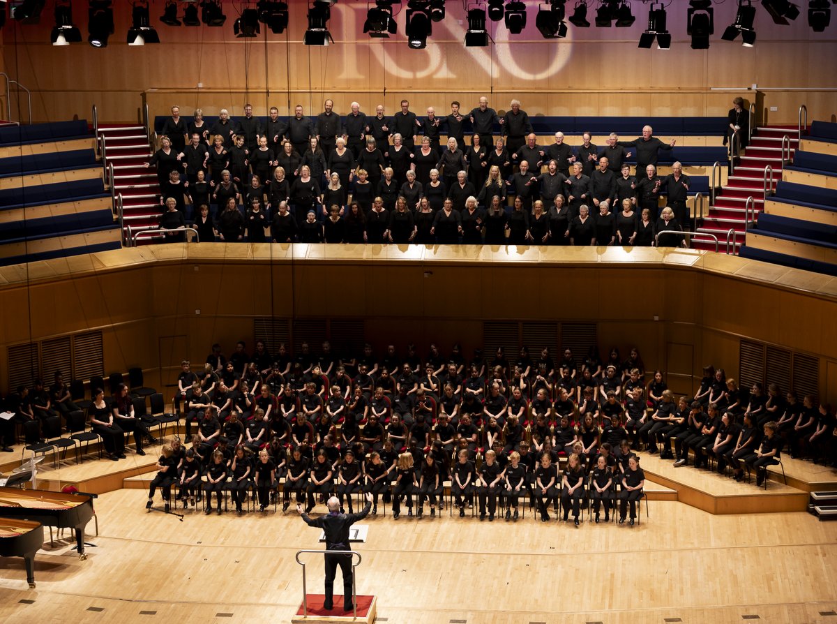 RSNO's tweet photo. Are you interested in gaining more experience of choral conducting? Our Sir Alexander Gibson Fellowship offers a unique opportunity to work the RSNO Chorus and its Chorus Director during our upcoming Season.

Find out more and apply before Monday 27 April: https://t.co/pplADy9FVj https://t.co/jAvvOyZlaB