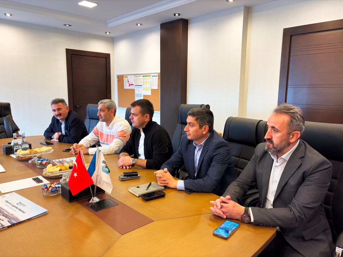 👉 The rector of Türkiye’s Niğde Ömer Halisdemir University, Hasan Uslu, and the rector of Baku Eurasian University, Sayavush Gasimov, visited the Absheron Logistics Center.

#AbşeronLogistikaMərkəzi #NÖHÜ #BakıAvrasiyaUniversiteti